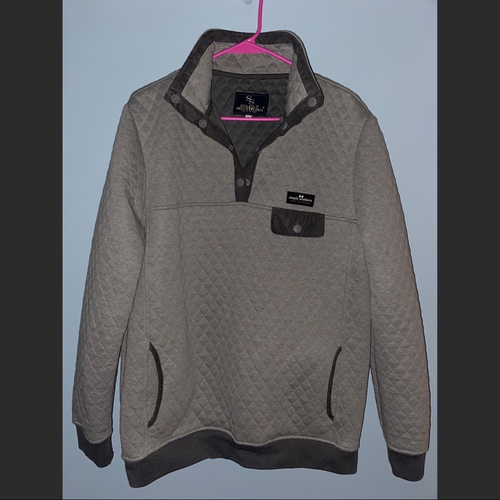 Gray quilted Simply Southern pullover XL